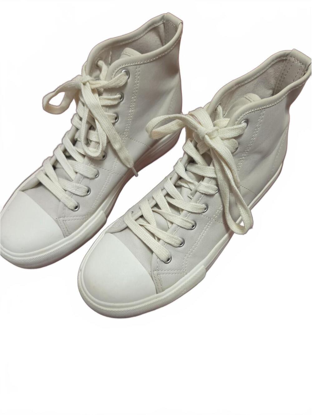 American Eagle Light Grey Women's Hi Top Sneakers Size 8 Gently Worn